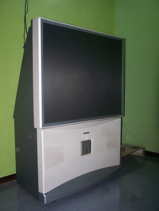 Проекционный телевизор